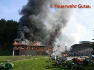 Großeinsatz bei Bauernhofbrand in St. Leonhard bei Freistadt bauernhofbrand-stleonhard_02.jpg