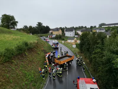 Umgestürzter Unimog sorgt für Verkehrsbehinderung auf B3 Umleitungsstrecke foke-75939.jpg