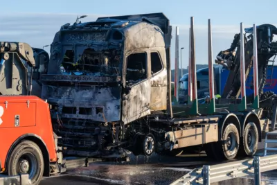LKW auf Autobahn erneut in Brand geraten DSC-3685.jpg