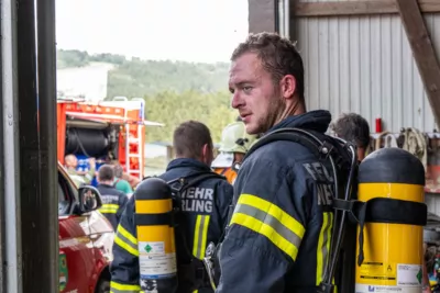Feuerwehren verhindern Großbrand in St. Veit im Mühlkreis Grossbrand-in-St-Veit-im-Muehlkreis-2211.jpg