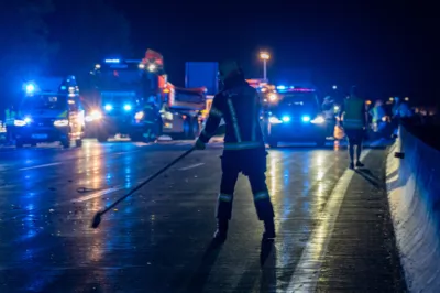 Schwerer Verkehrsunfall auf der Westautobahn fordert 8 verletzte Personen DSC-9560.jpg