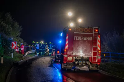 Schwerer Verkehrsunfall auf der L554  in Schlierbach fordert eine verletzte Person VU-Schlierbach-17.jpg