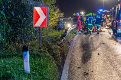 Schwerer Verkehrsunfall auf der L554  in Schlierbach fordert eine verletzte Person VU-Schlierbach-21.jpg