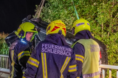 Schwerer Verkehrsunfall auf der L554  in Schlierbach fordert eine verletzte Person VU-Schlierbach-44.jpg