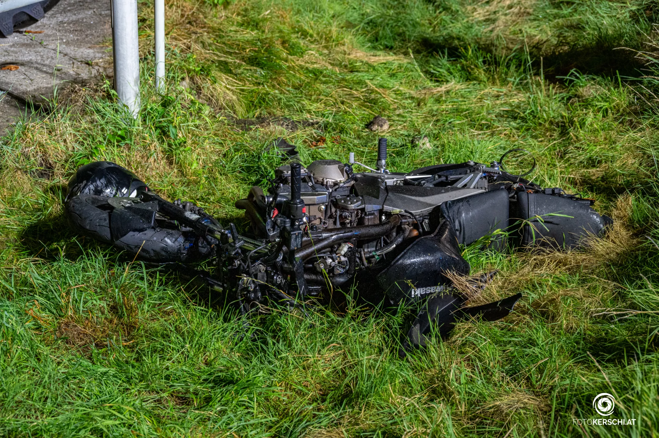 Motorradfahrer stirbt bei nächtlichem Verkehrsunfall in Micheldorf
