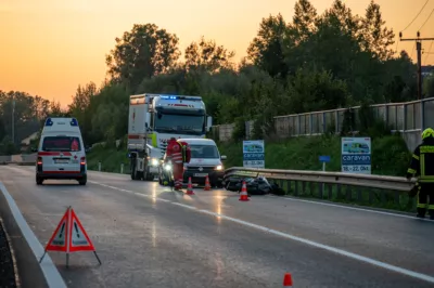 Motorradfahrer stürzt über Böschung - Zwei Feuerwehren im Rettungseinsatz BRANDSTAETTER-20230927-43.jpg