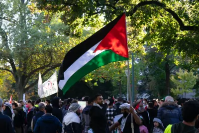 500 Teilnehmer bei Pro-Palästina-Demonstration im Linzer Volksgarten DSC01763.jpg