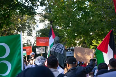 500 Teilnehmer bei Pro-Palästina-Demonstration im Linzer Volksgarten DSC01859.jpg