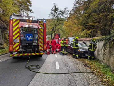 Verkehrsunfall in Schwertberg fordert eine verletzte Person BRANDSTAETTER-20231030-12.jpg