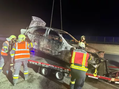 Schrecksekunde auf der A1: Mercedes geht in Flammen auf WhatsApp-Image-2023-11-01-at-05-33-30.jpg