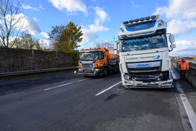 Verkehrschaos auf der Westautobahn: Schwere Unfälle bei Asten St. Florian FOKE-2023111513462495-078.jpg