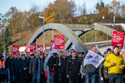 Streiks bei Metallern - Protestmarsch in Schwertberg BRANDSTAETTER-20231116-153.jpg