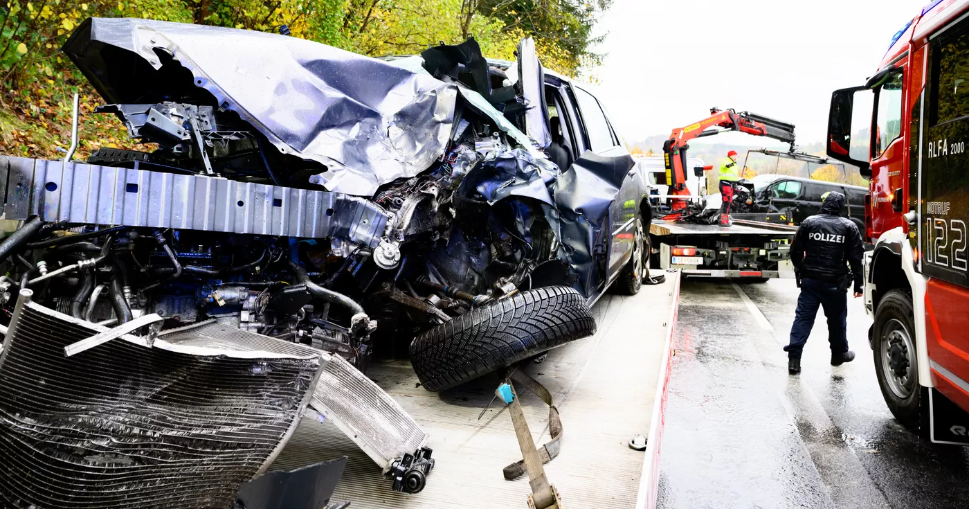 Titelbild: Schwerer Verkehrsunfall fordert Todesopfer in Garsten