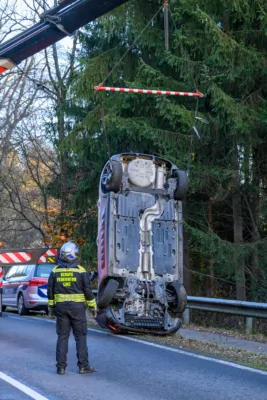 Verkehrsunfall auf der Altenbergerstraß bei Linz FOKE-2023112016152220-012.jpg