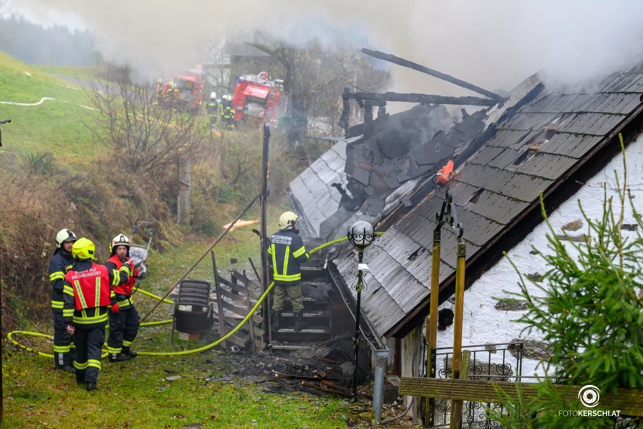 Wohnhausbrand – Zwölf Feuerwehren im Einsatz