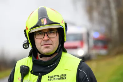 Wohnhausbrand – Zwölf Feuerwehren im Einsatz FOKE-2023112111292298-004.jpg
