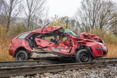 Verkehrsunfall zwischen PKW und Zug in Micheldorf endet tödlich DSC-8540.jpg
