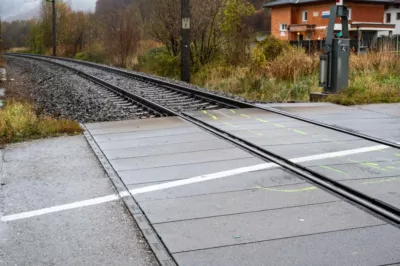 Verkehrsunfall zwischen PKW und Zug in Micheldorf endet tödlich DSC-8655.jpg