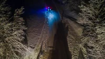 Schneepflugfahrer entdeckt schwer verunfallten PKW in St. Pankraz DJI-0976.jpg