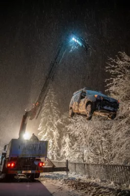 Schneepflugfahrer entdeckt schwer verunfallten PKW in St. Pankraz DSC-9133.jpg
