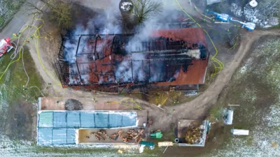 Bauernhofbrand - Über 29 Stiere fielen Feuer zum Opfer DJI-20231129073647-0011-D.jpg