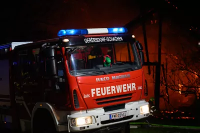 Bauernhofbrand - Über 29 Stiere fielen Feuer zum Opfer FOKE-2023112907104369-050.jpg