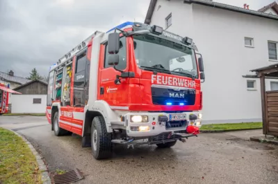 Küchenbrand in Laakirchen: Evakuierung von Mehrparteienhaus DSC-0842.jpg