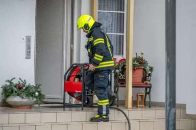 Küchenbrand in Laakirchen: Evakuierung von Mehrparteienhaus DSC-0848.jpg