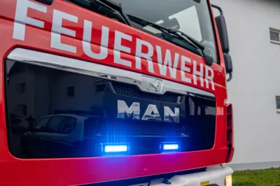 Küchenbrand in Laakirchen: Evakuierung von Mehrparteienhaus DSC-0858.jpg