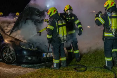 Feuerwehrmann entdeckt Fahrzeugbrand - Feuerwehr Schlierbach im Einsatz DSC-1413.jpg