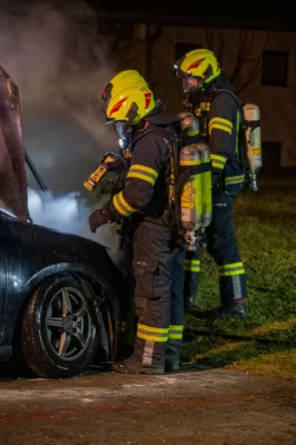 Feuerwehrmann entdeckt Fahrzeugbrand - Feuerwehr Schlierbach im Einsatz DSC-1432.jpg
