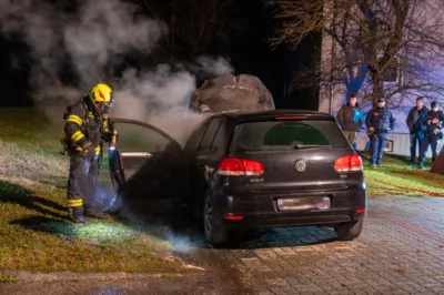 Feuerwehrmann entdeckt Fahrzeugbrand - Feuerwehr Schlierbach im Einsatz DSC-1440.jpg