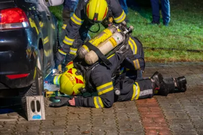 Feuerwehrmann entdeckt Fahrzeugbrand - Feuerwehr Schlierbach im Einsatz DSC-1451.jpg