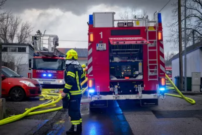 Großbrand in einem Gewerbebetrieb in Hörsching DSC03917.jpg