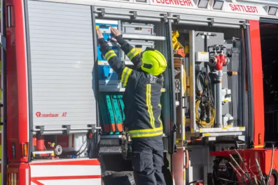Mutiger Feuerwehrmann verhindert Großbrand - Rettung von Mensch und Katze in Sattledt DSC-1686.jpg