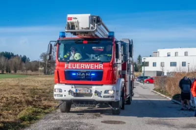 Mutiger Feuerwehrmann verhindert Großbrand - Rettung von Mensch und Katze in Sattledt DSC-1703.jpg