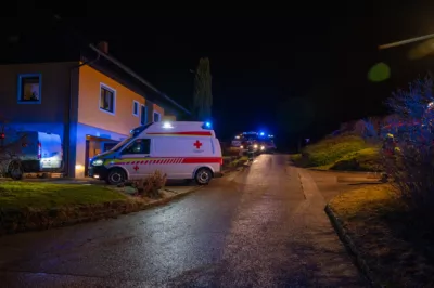 Großbrand in Niederthalheim fordert elf Feuerwehren am Neujahrstag DSC-9328.jpg