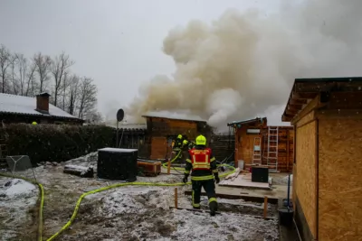 Feuerwehr Steyr im Einsatz: Brand in Gartensiedlung 5.jpg