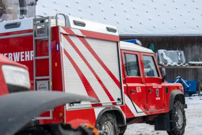 Entstehungsbrand in Ottnang am Hausruck fordert Einsatz von vier Feuerwehren. DSC-9364.jpg