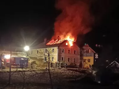 Dachstuhlbrand im Bezirk Freistadt fordert Großeinsatz 2024-01-25-19-15-22.jpg