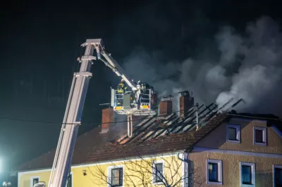 Dachstuhlbrand im Bezirk Freistadt fordert Großeinsatz BRANDSTAETTER-20240125-23.jpg