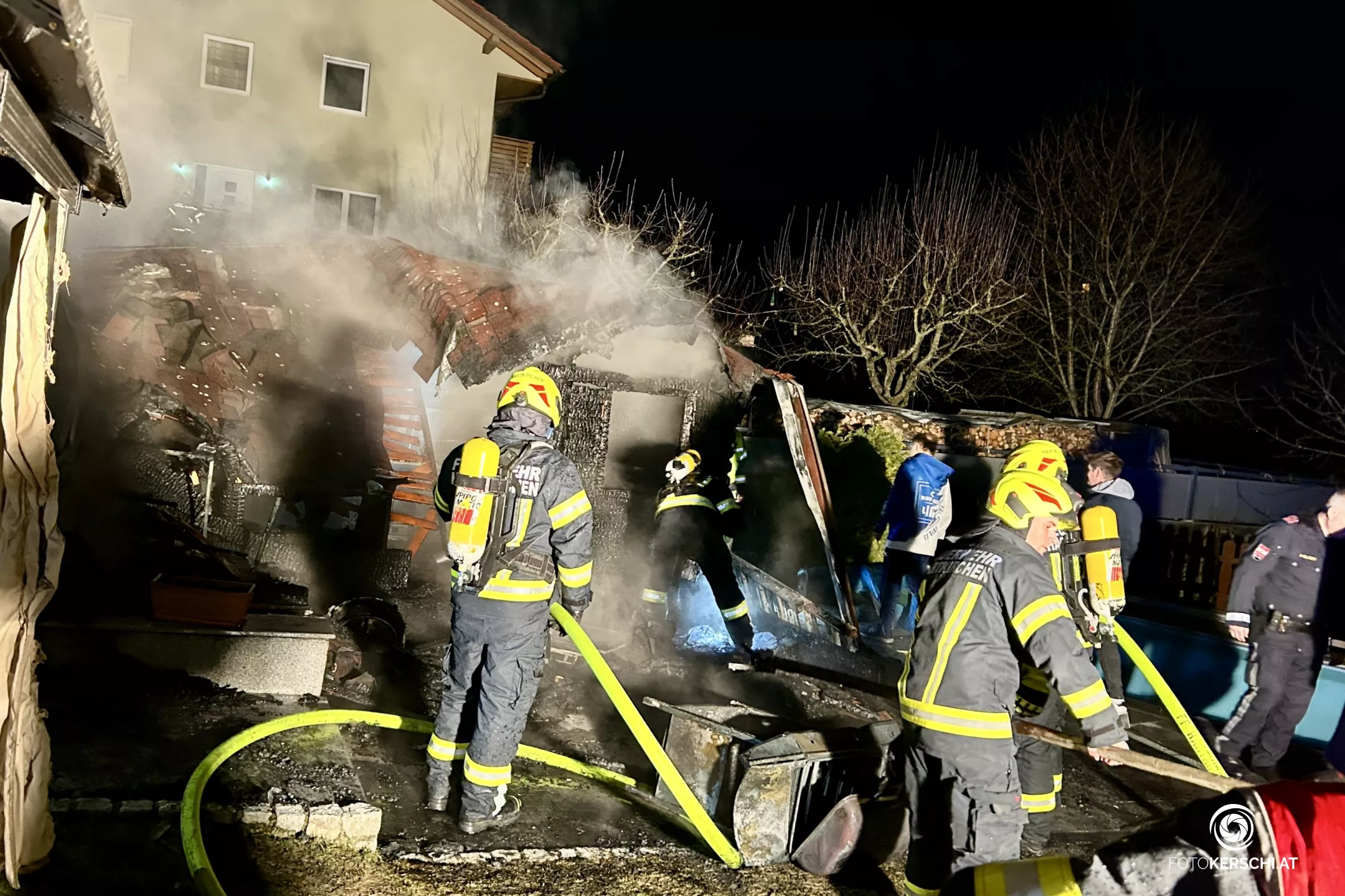 Gasflaschen-Explosion bei Gartenhüttenbrand in Hartkirchen