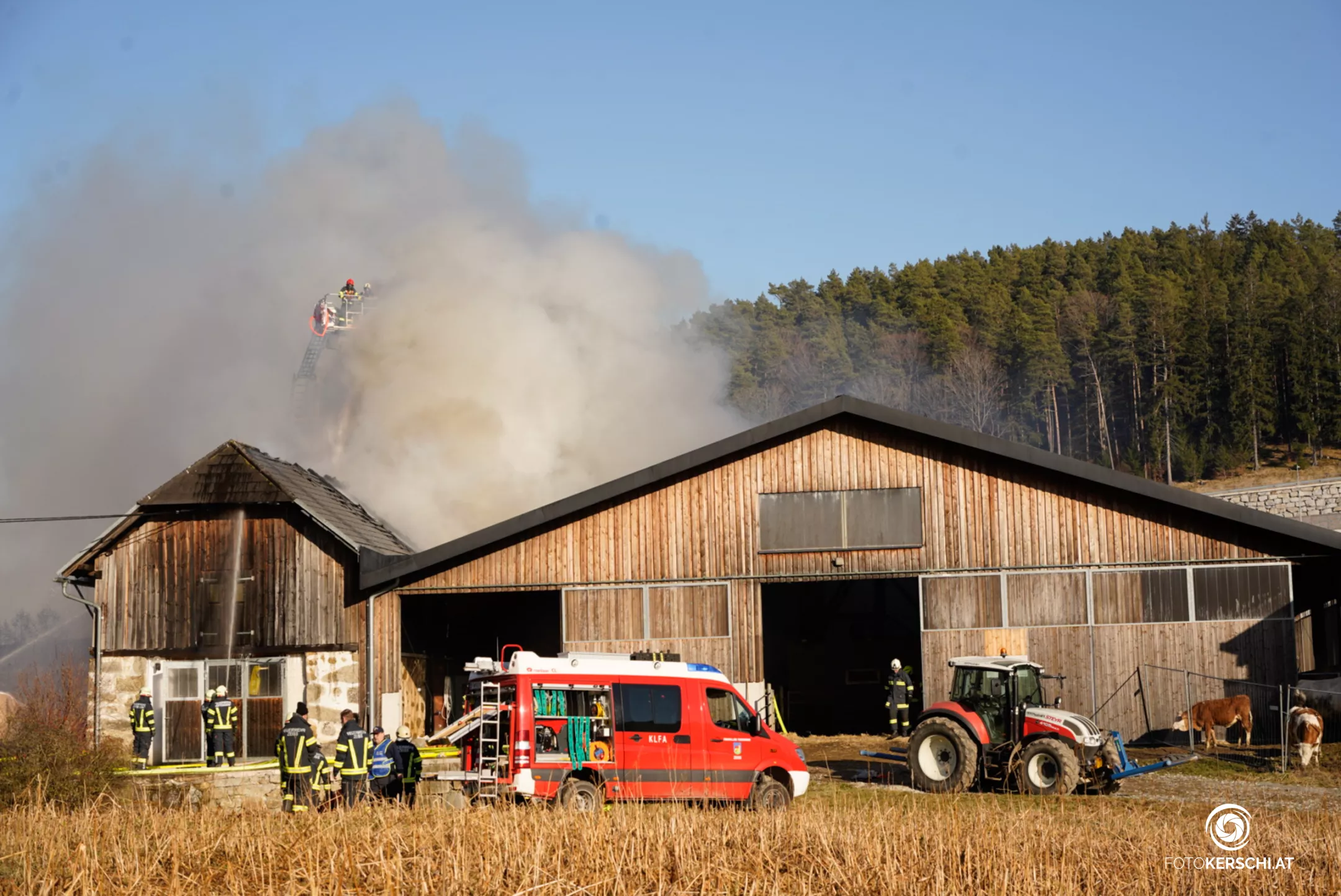 13 Feuerwehren bei Brand in Neumarkt im Mühlkreis im Einsatz