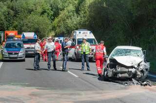 Schwerer Verkehrsunfall mit drei Autos im Haselgraben - Mehrere Verletzte verkehrsunfall-haselgraben_13.jpg