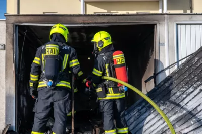 Garagenbrand in Mauthausen - Zwei Feuerwehren im Löscheinsatz BRANDSTAETTER-20240205-101.jpg