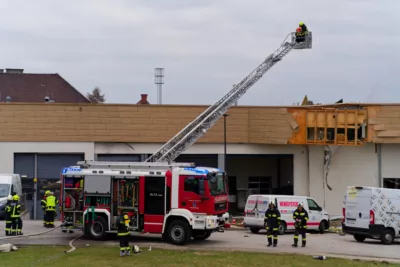 Explosion in Hartkirchener Bäckerei verursacht enormen Sachschaden, keine Verletzten A7402174-b.jpg