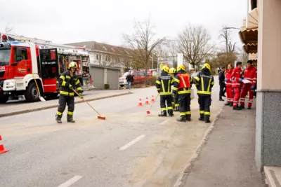 Verkehrsunfall in Hagenberg im Mühlkreis führt zu Einsatz der Feuerwehr foke-94995.jpg