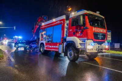 Schwere Kreuzungskollision auf der B138 fordert Einsatz der Feuerwehr Micheldorf DSC-6493.jpg
