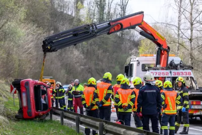Verkehrsunfall auf der B 115 bei St. Ulrich bei Steyr FOKE-2024032511559912-106.jpg