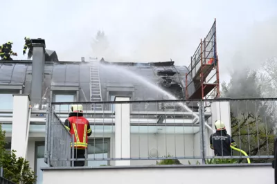 Dachstuhlbrand in Leondinger Siedlungsgebiet fkstore-97133.jpg